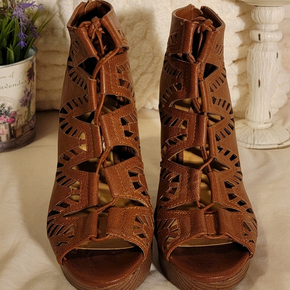 Sbicca  Leather lace up platform sandals Size 7 Brown - Picture 2 of 7
